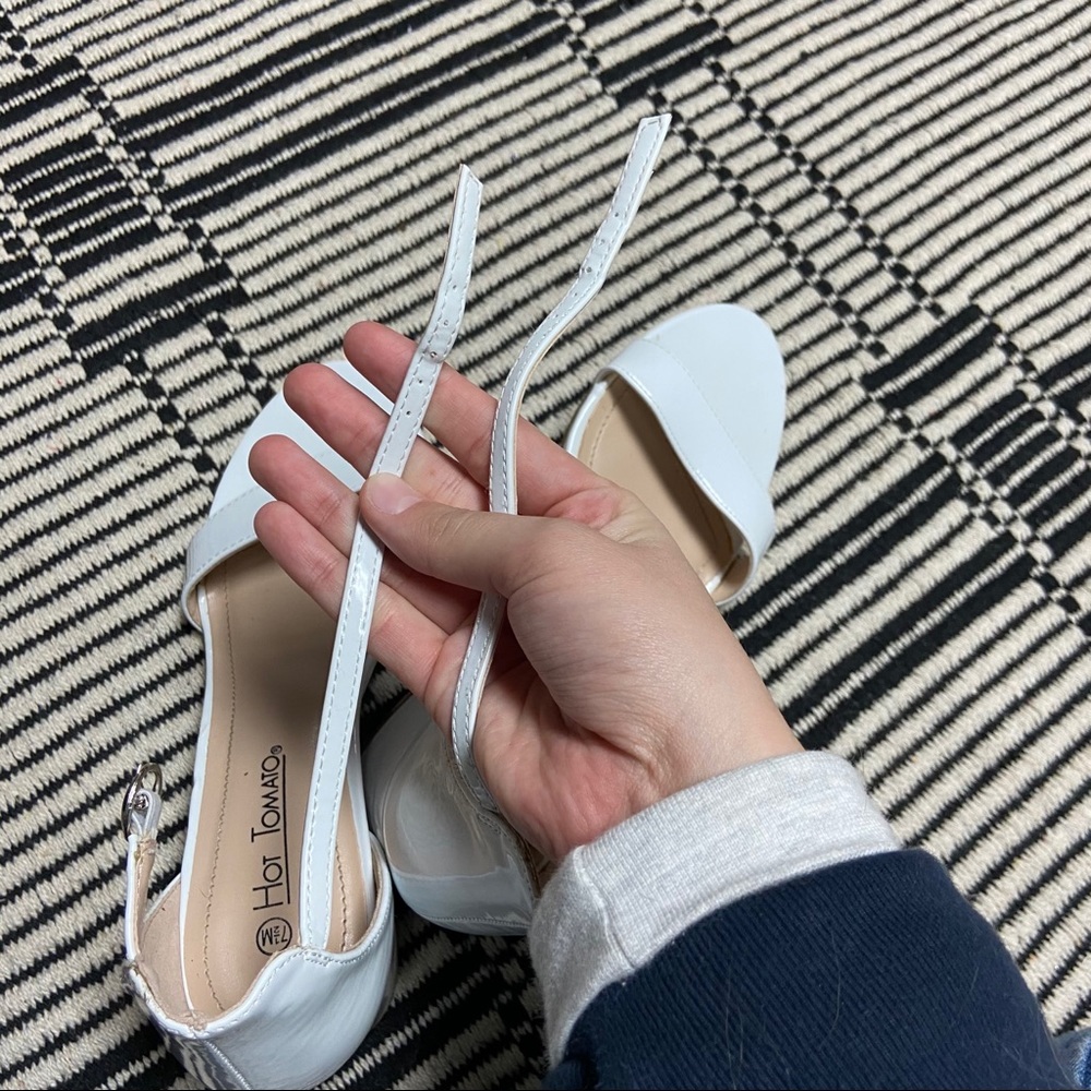 White small heels - Picture 6 of 7